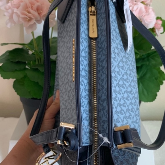 Michael Kors Tote - Picture 2 of 4